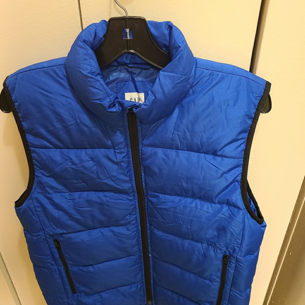 Never used Gap vests